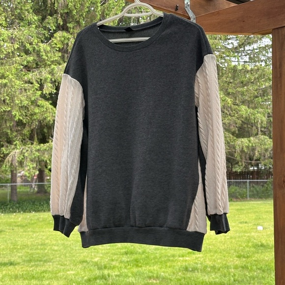 SHEIN Gray and Cream Crew Neck Sweater with Soft Knit - Picture 4 of 16